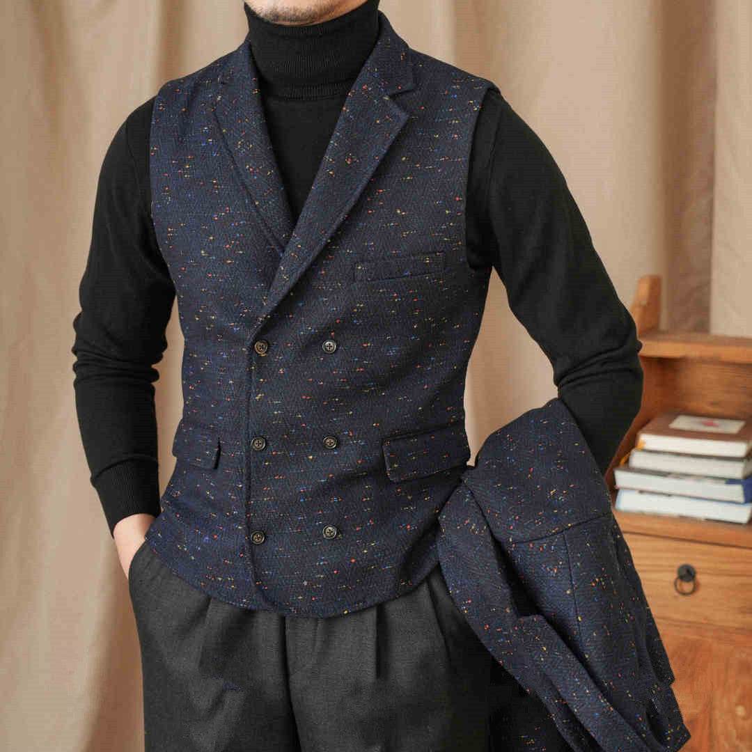 Herren Graue Karierte Weste & Schwarze Hose – Raffinierter Lagen-Look